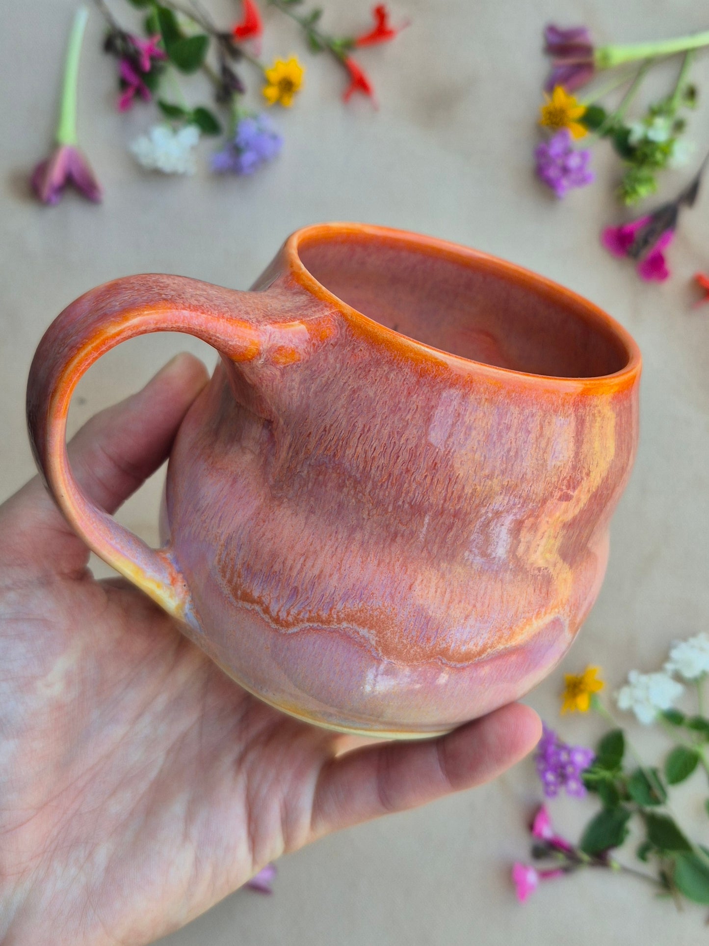 Squatty Curvy Mug in Papaya Sunrise