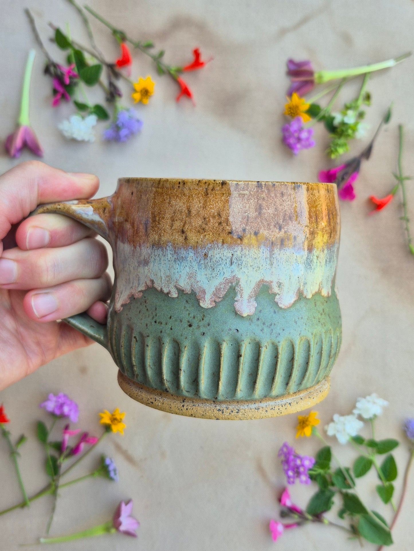 Carved Speckled Mug in Artichoke Ginger