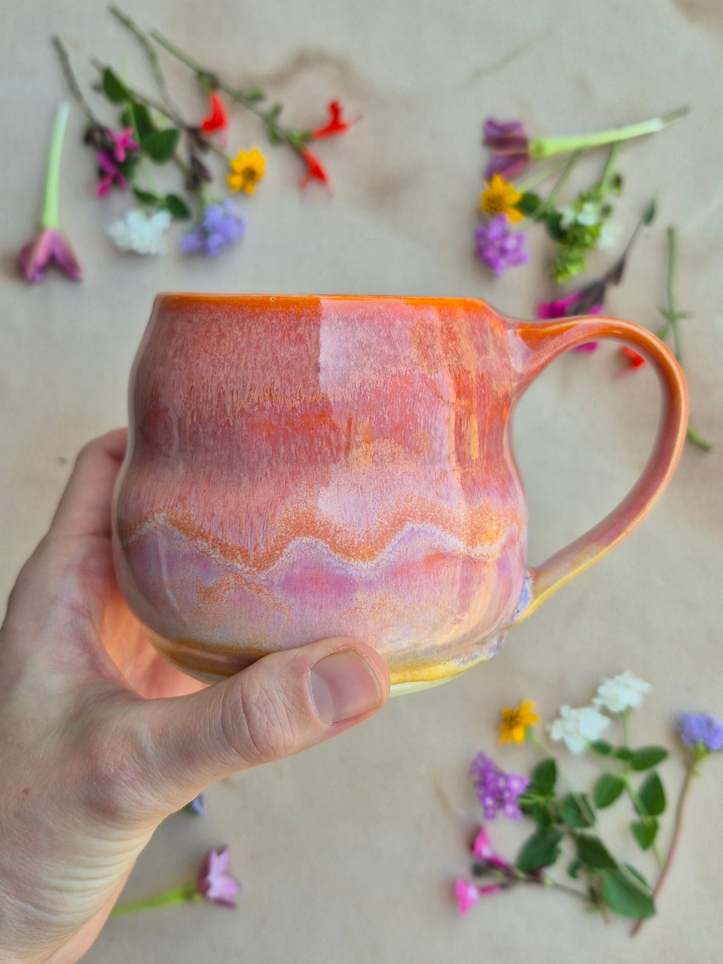 Squatty Curvy Mug in Papaya Sunrise