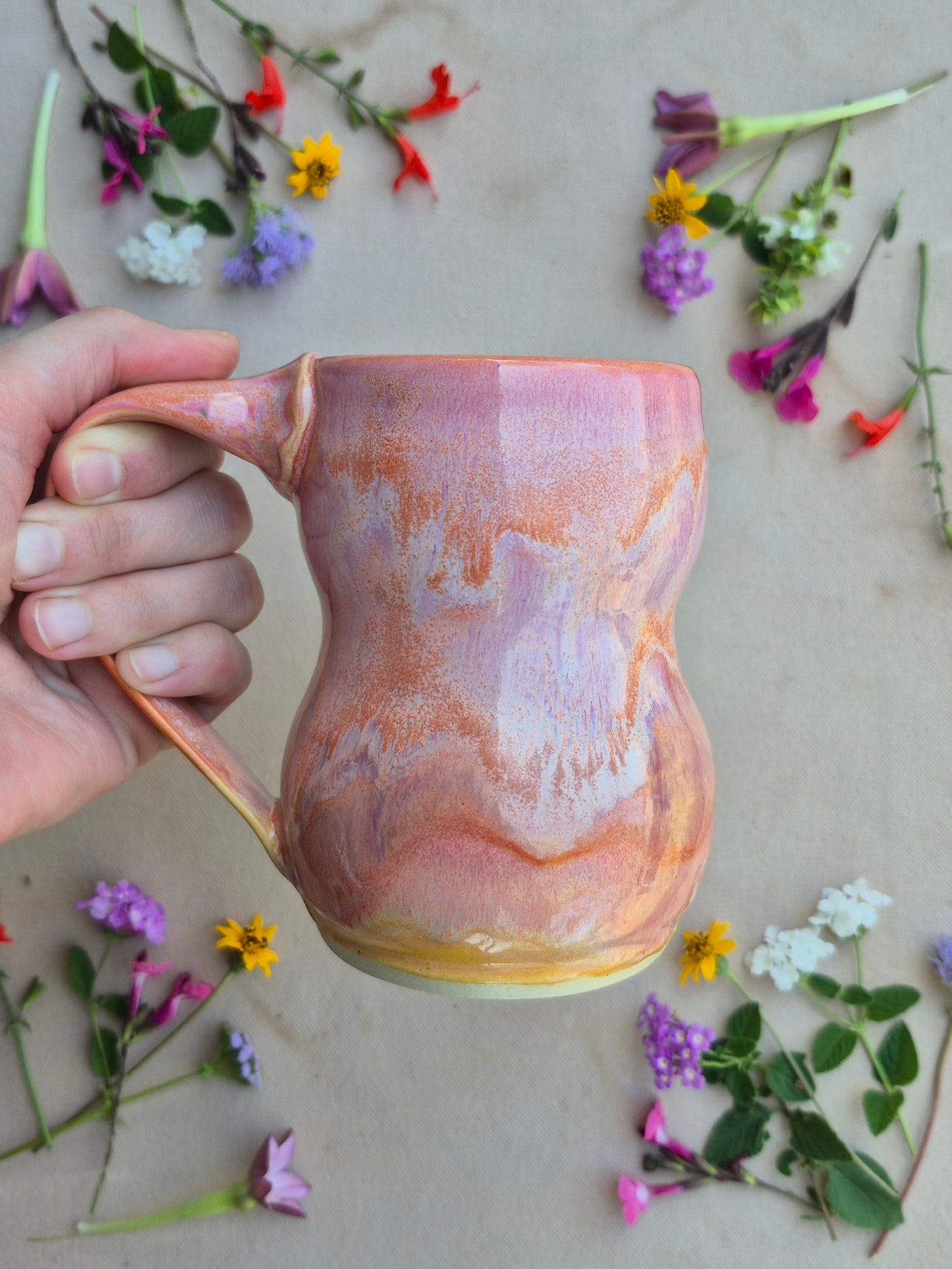 Curvy Mug in Peach Sunrise