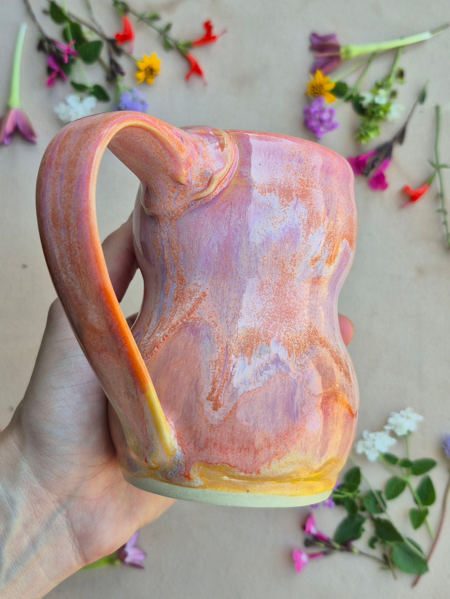 Curvy Mug in Peach Sunrise
