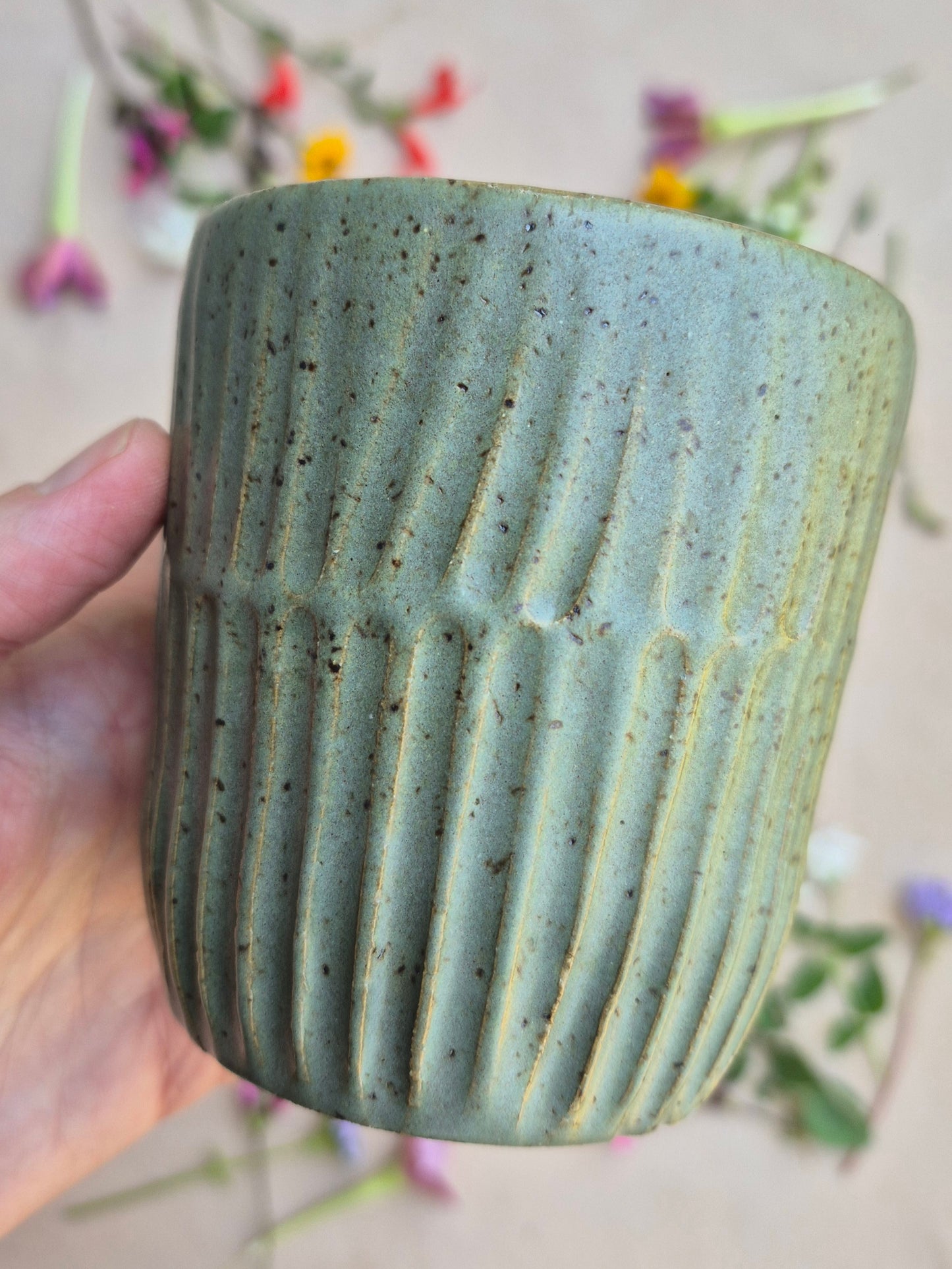 Carved Tumbler in Cool Aritchoke