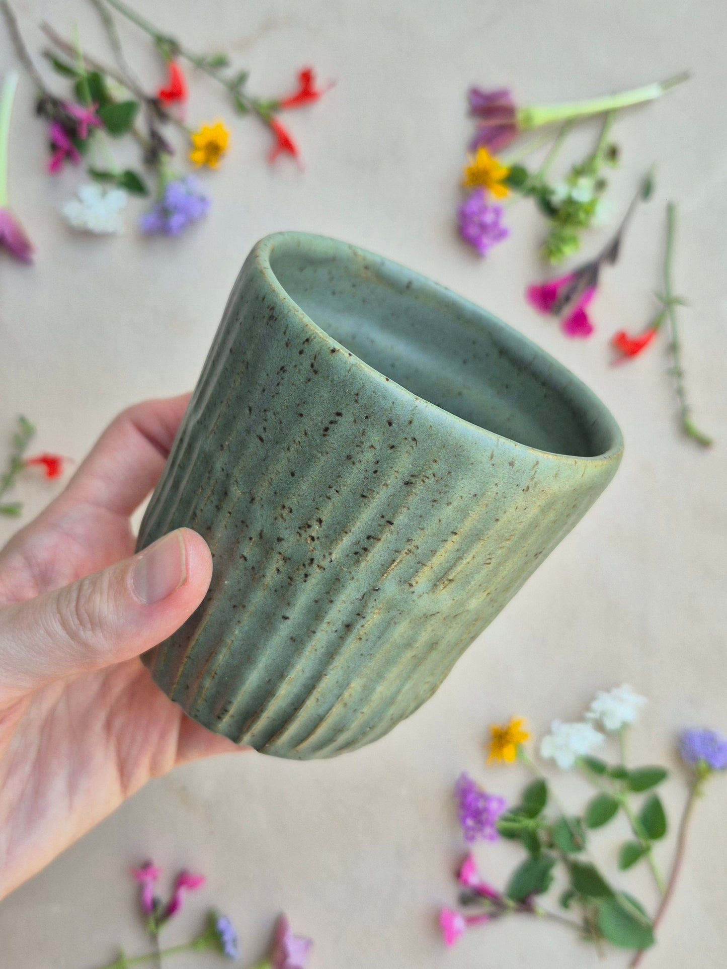 Carved Tumbler in Cool Aritchoke