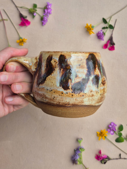 Round Mug in Light Shino Tea Dust