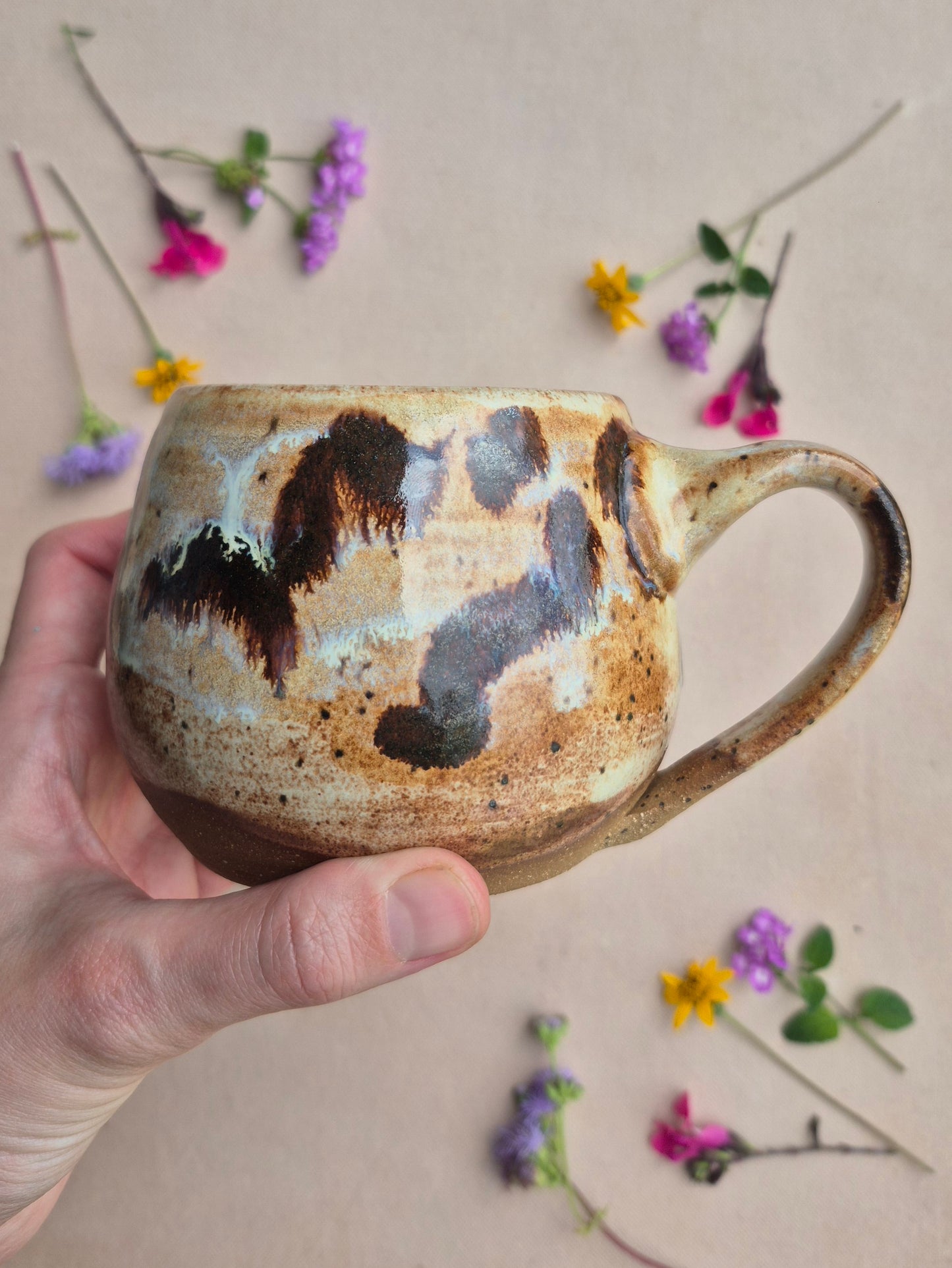 Round Mug in Light Shino Tea Dust