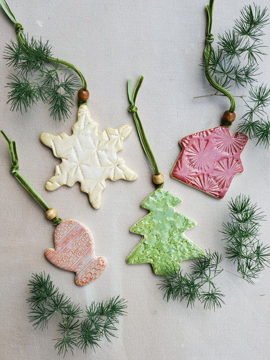 Ornament Set in Holly Jolly 1